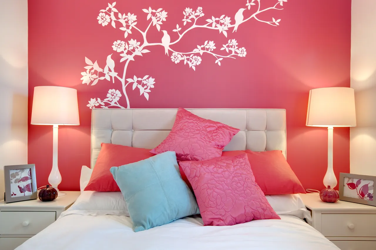 Coral Wall — White Floral Bedroom